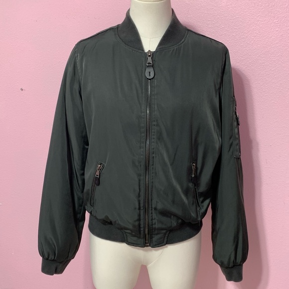 Kendall & Kylie Jackets & Blazers - Kendall & Kylie Charcoal Bomber Puffer Jacket